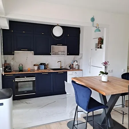 Ferienhaus Henri Camille Real Estate -beautiful One Bedroom Swimming Pool And Parking *