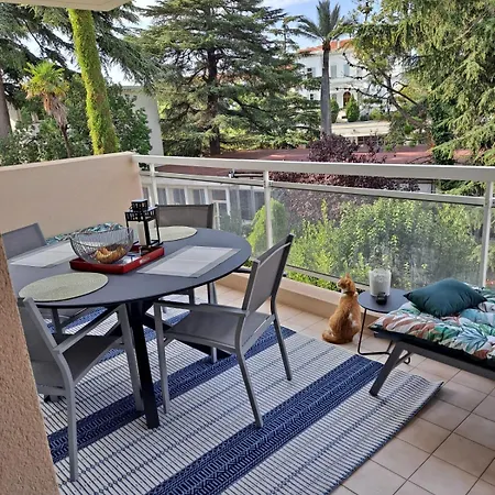 Ferienhaus Henri Camille Real Estate -beautiful One Bedroom Swimming Pool And Parking *